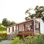 Domaine Larlapean 3* Saint-Martin-dʼArrossa