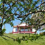 مكان تخييم Domaine Larlapean