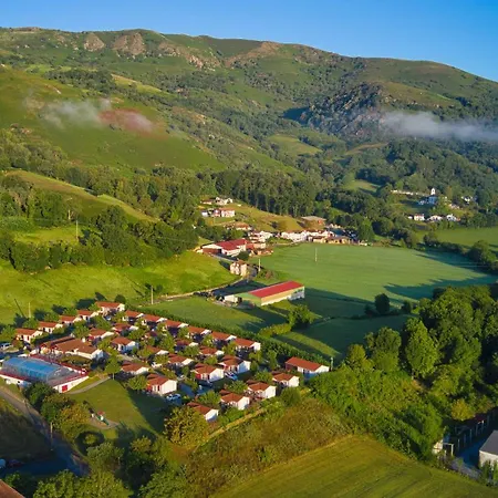 Domaine Larlapean Parque de Campismo 3*