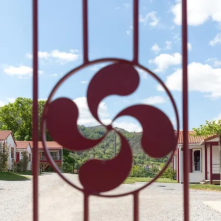 Domaine Larlapean Camping Saint-Martin-dʼArrossa