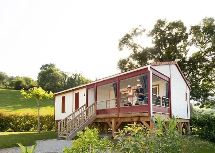 Domaine Larlapean 3* Saint-Martin-dʼArrossa