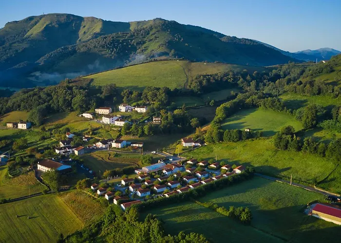 Domaine Larlapean 3* Saint-Martin-dʼArrossa